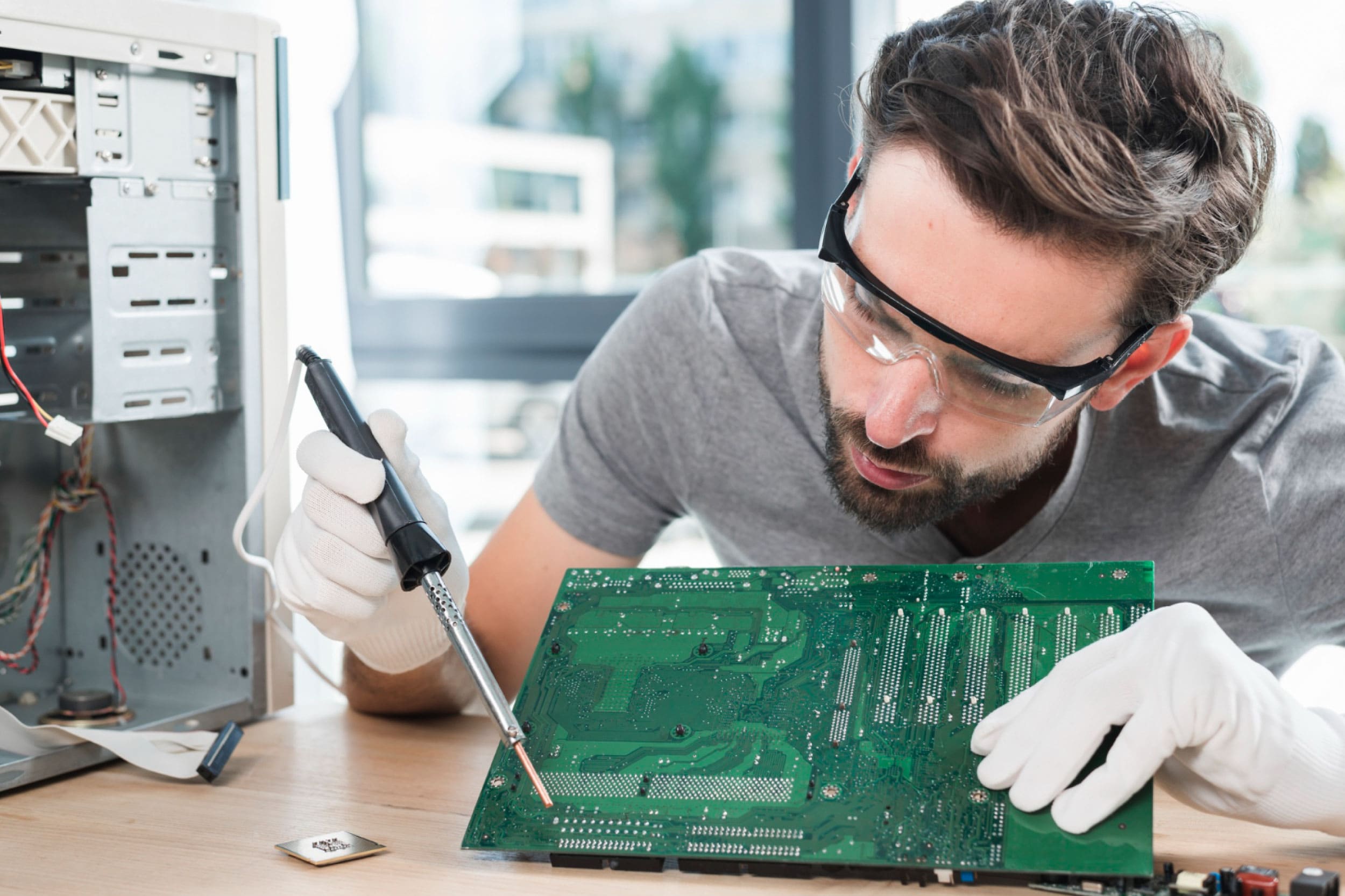 TECNICO HARDWARE